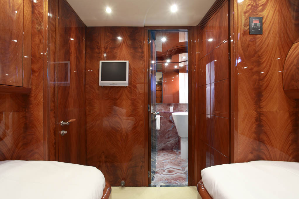 ADRIATIC BLUES - Twin ensuite.jpg