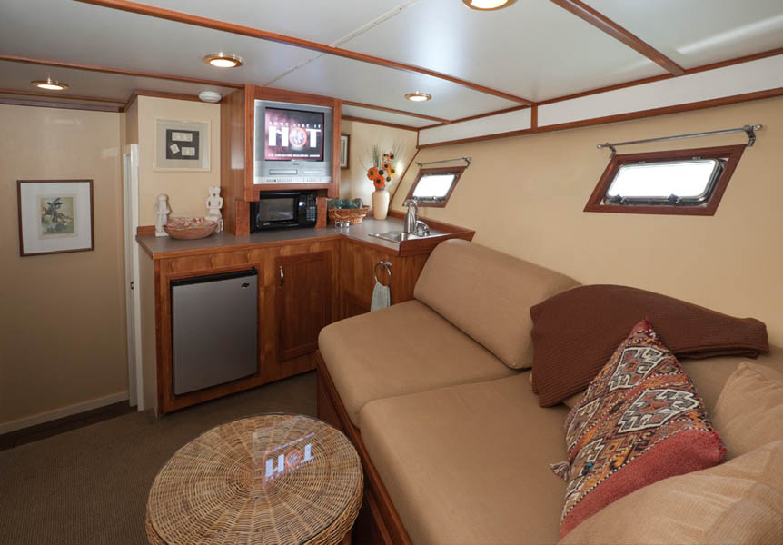 ALASKAN STORY TV room.jpg