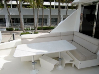 ANDIAMO 76 Lazzara -  Skylounge Deck Seating.jpg