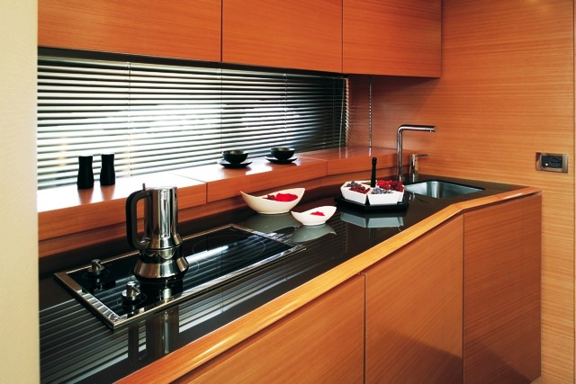 ATLANTIS 54  -  Galley 2.jpg