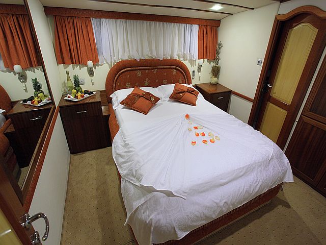 AURUM guest cabin.jpg