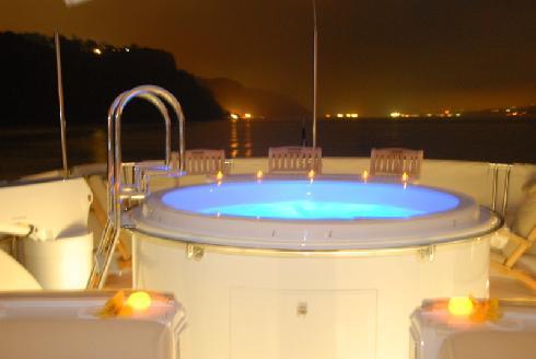 AVANTI hot tub.jpg