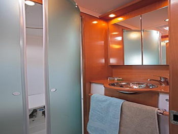 Adeia - Private ensuite.jpg