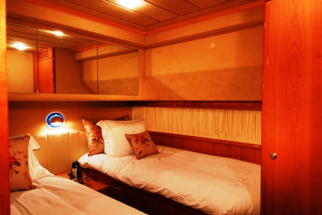 Alexandros Twin Cabin.jpg