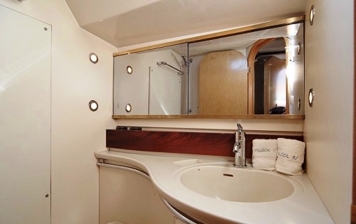 Algol IV -  Bathroom.jpg