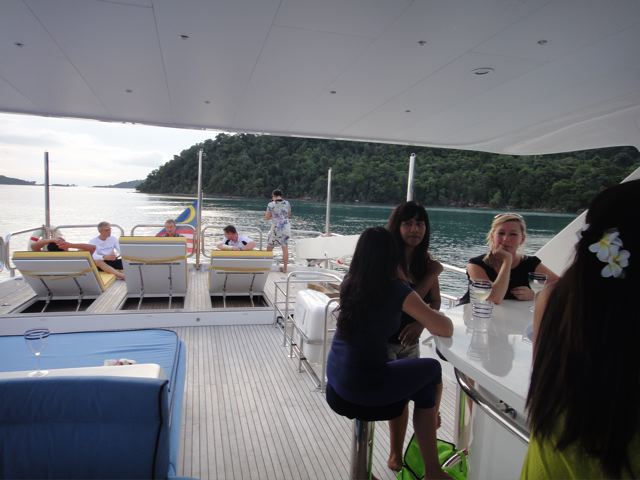 Amadeus - Flybridge.jpg