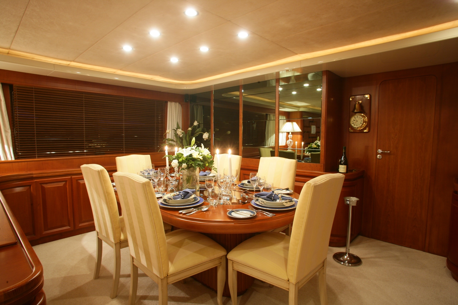 Avella - Dining Saloon.jpg