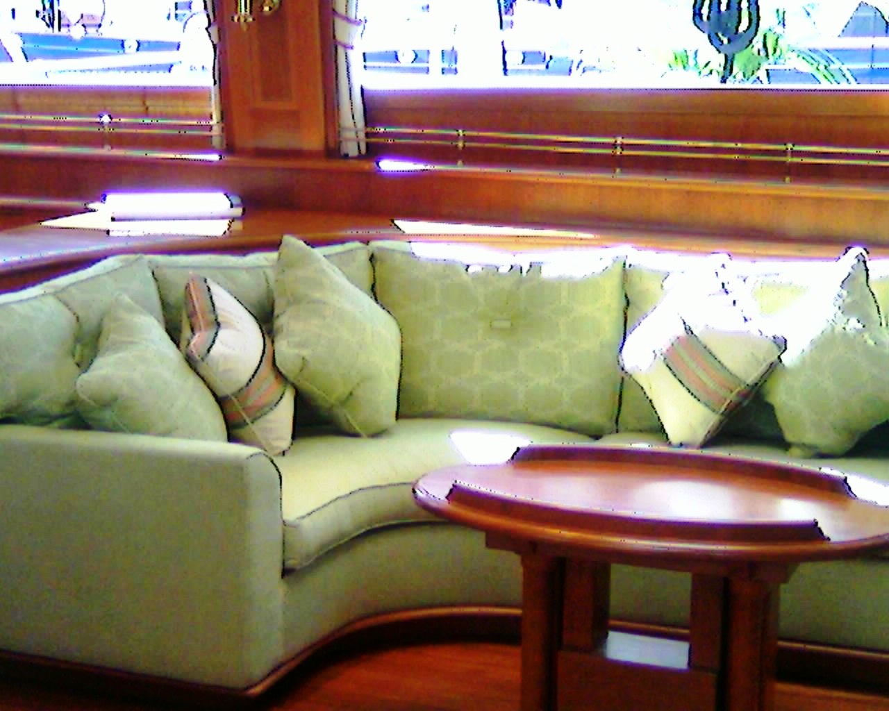 Axia Settee.jpg