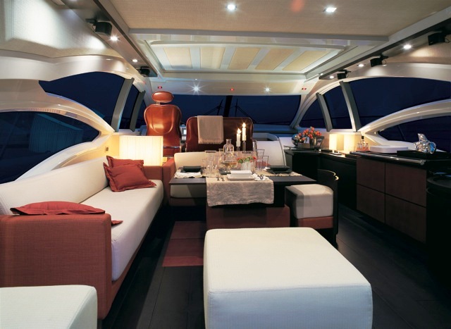 Azimut 62S -  Salon.jpg