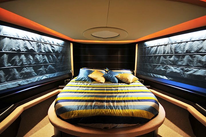 Azimut 68S Master.jpg