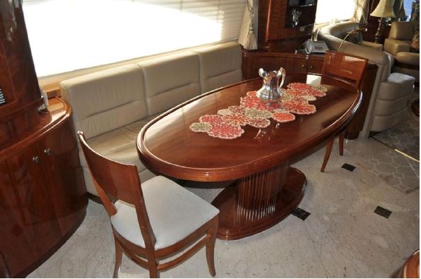 Azimut 80 GRACE -  Dining 2.jpg