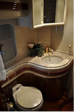 Azimut 80 GRACE -  Ensuite.jpg