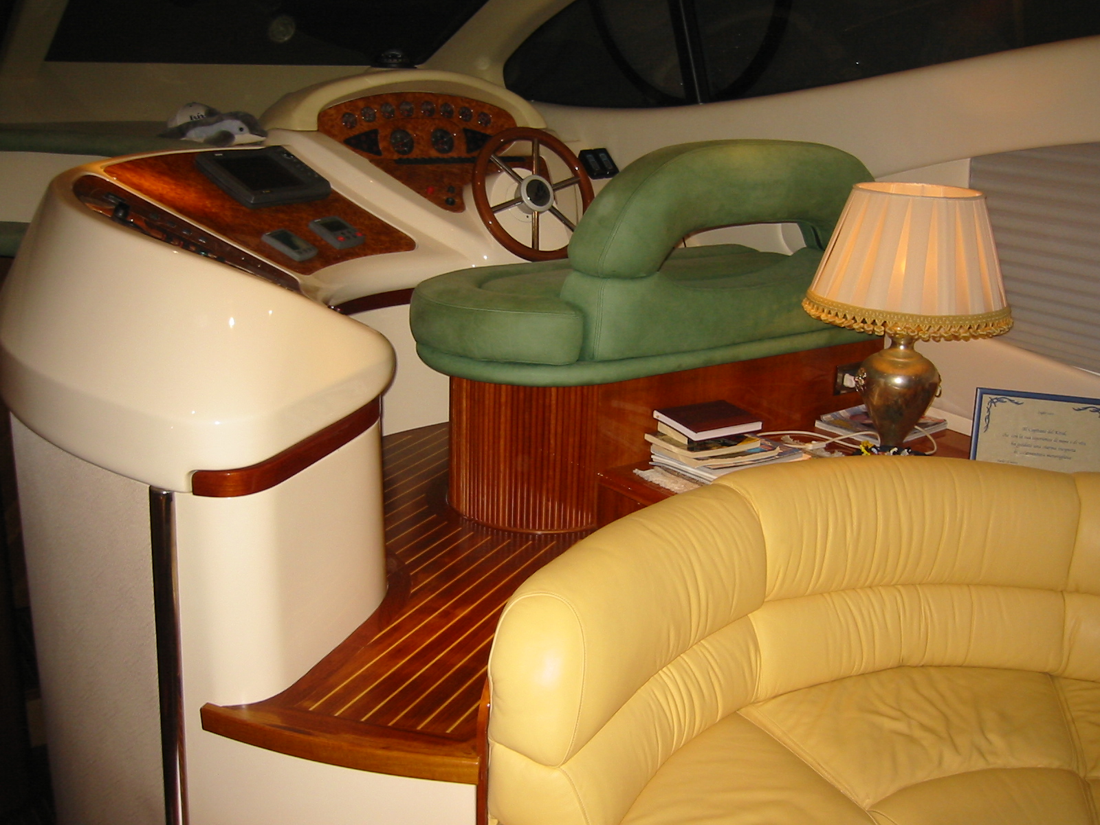Azimut Yacht KIRAL -  Helm.jpg
