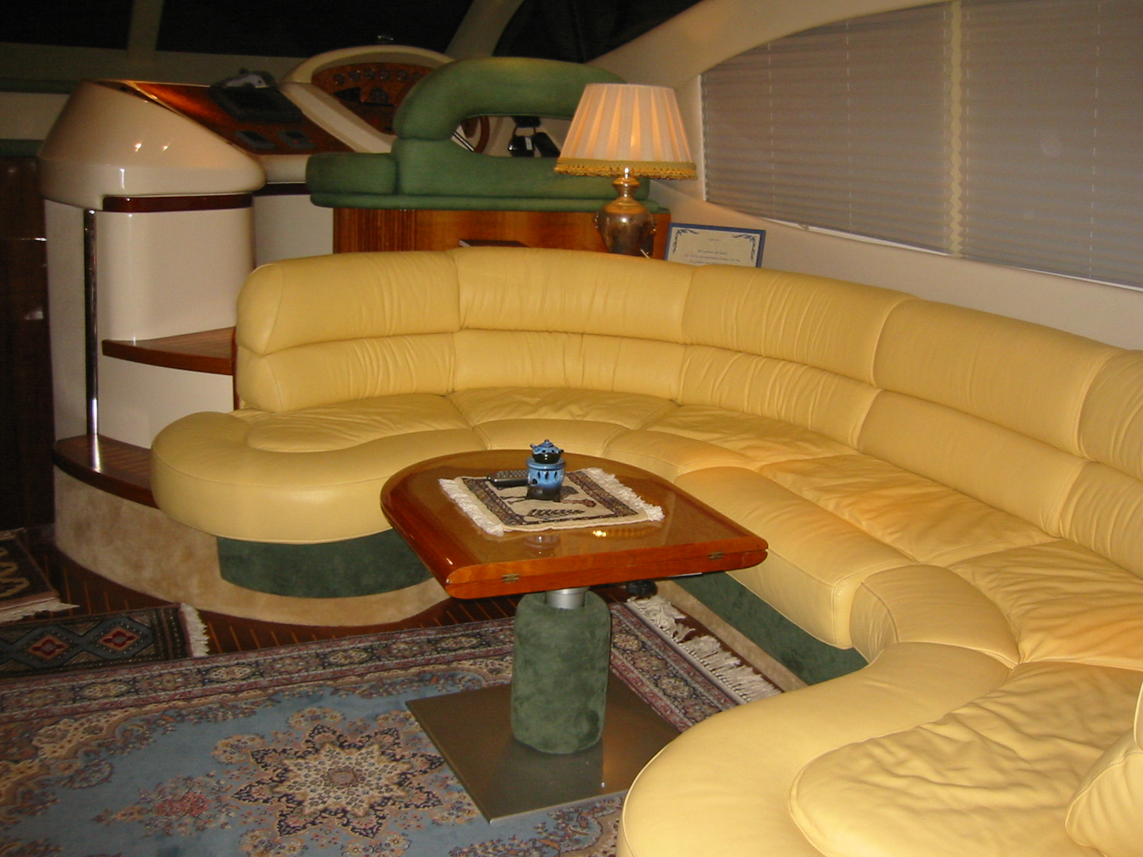Azimut Yacht KIRAL -  Salon Seating.jpg