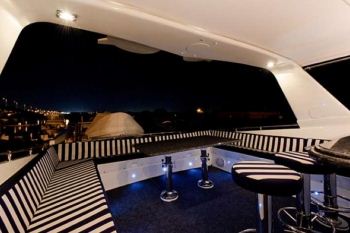 BAMA BREEZE -  Flybridge Seating.jpg