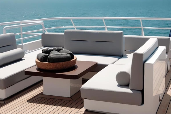 BERZINC - Sundeck.jpg