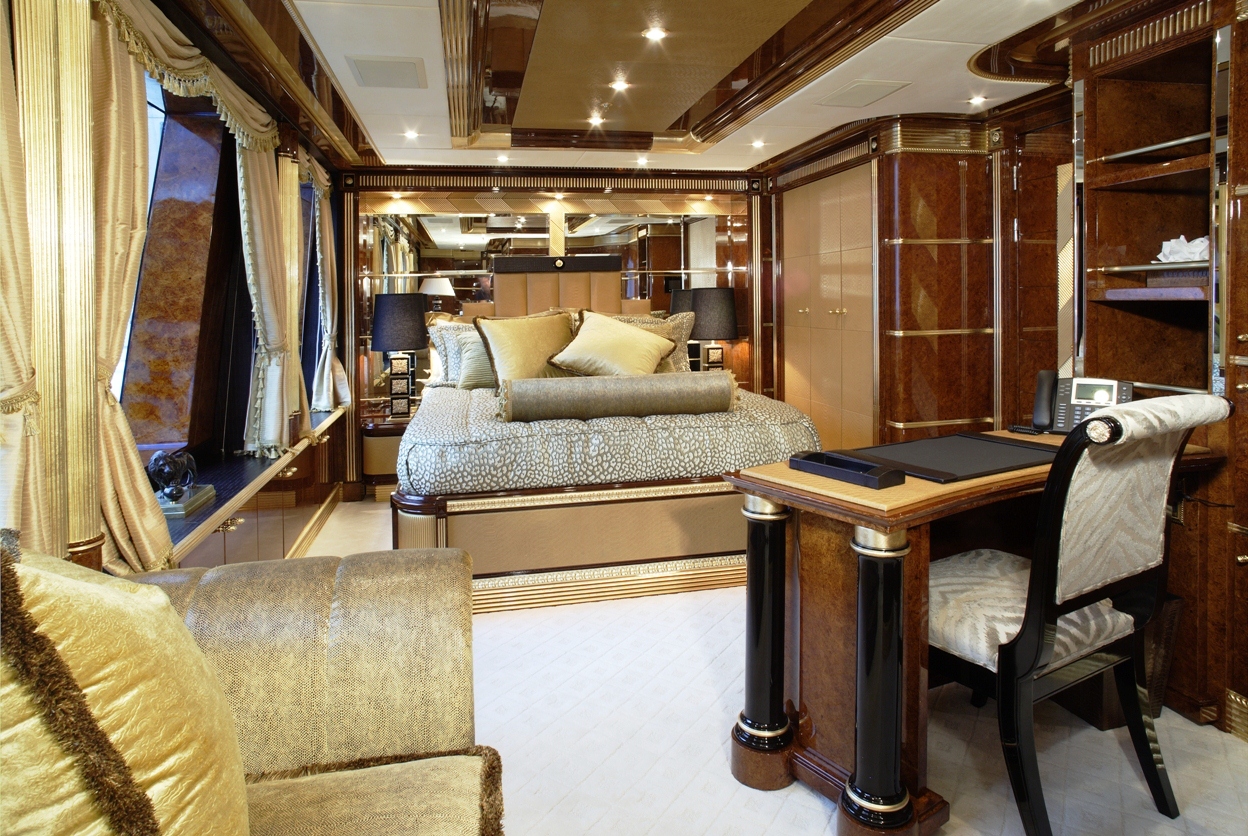 BISTANGO - VIP Cabin on Bridge Deck.jpg