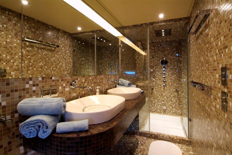 BLUE PRINCESS STAR -  Guest Ensuite.jpg