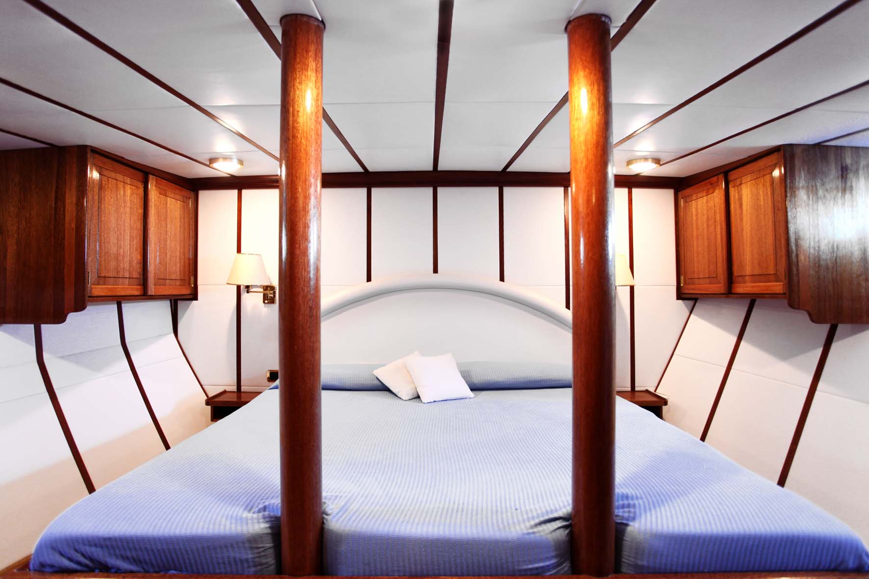 BUENA CHICA 1 - Guest Cabin.jpg