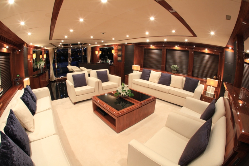 Barracuda Red Sea main saloon view 3.JPG
