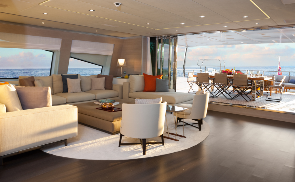 Benetti Motor Yacht Veloce 140 - Saloon.jpg