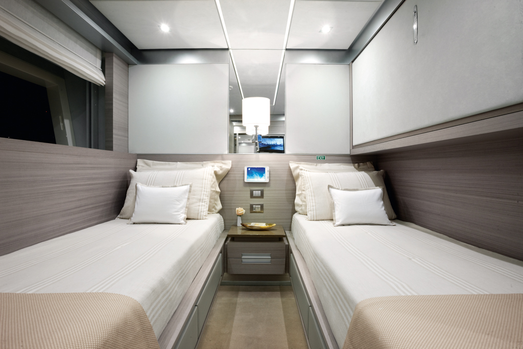 Benetti Motor Yacht Veloce 140 - Twin room.jpg