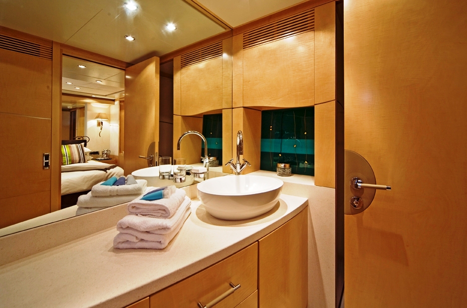Benetti SALU Double Bathroom.jpg