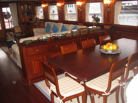 Benetti Yacht MIZAR -  Salon.jpg