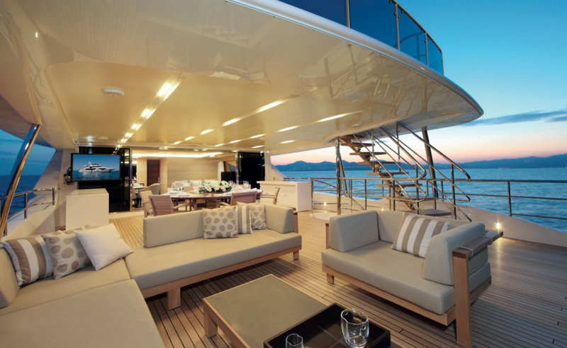 Benetti-Classic-Supreme-132-Yacht-Photo-credit-Thierry-Ameller1-001.jpg