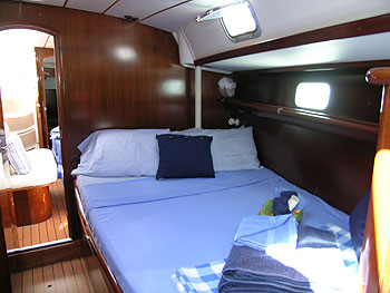 Bleu Turquoise - Forward Cabin.jpg