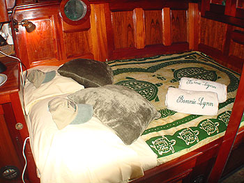 Bonnie Lynn - master cabin.jpg