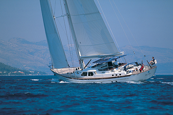 Boo Too - Photo Credit Pendennis Shipyard.jpg