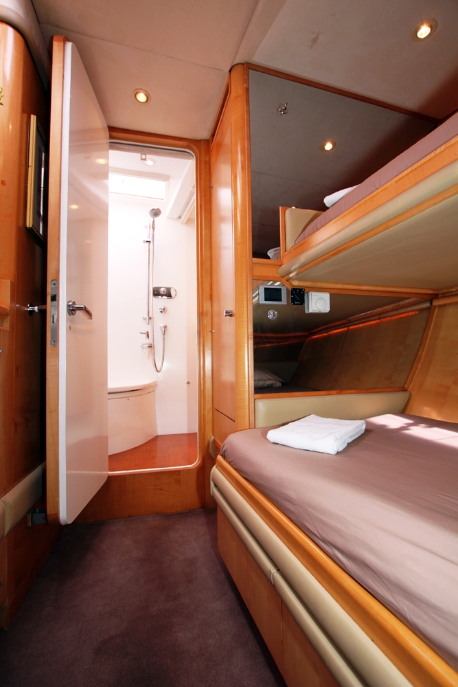 Bristolian -  Forward Twin Cabin.jpg