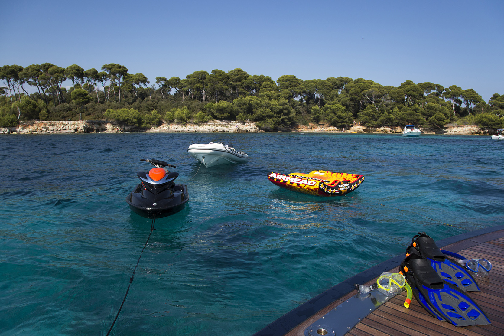 CAPPUCCINO - Water toys.jpg