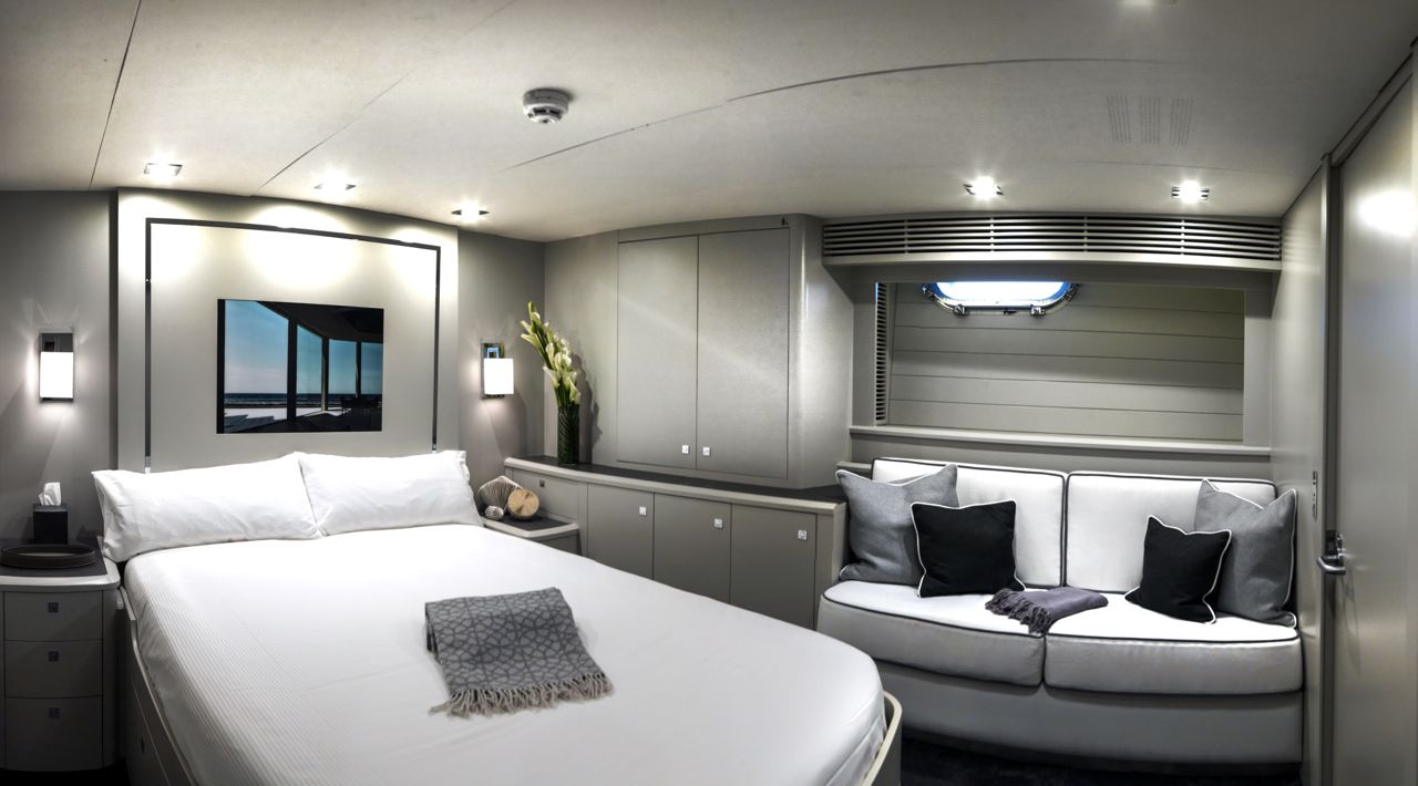 CAROLINE 1 - Double cabin.jpg