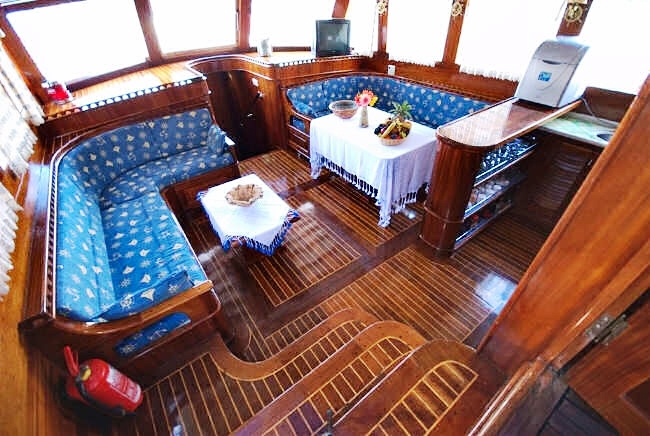 CEYLAN Main Salon.jpg