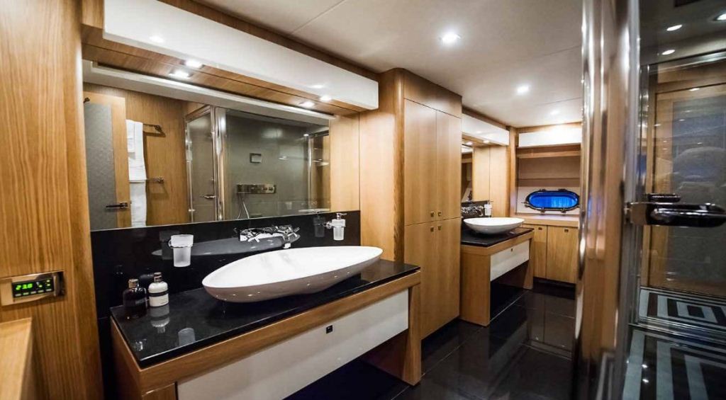 CHIMERA -  Master Ensuite.jpg