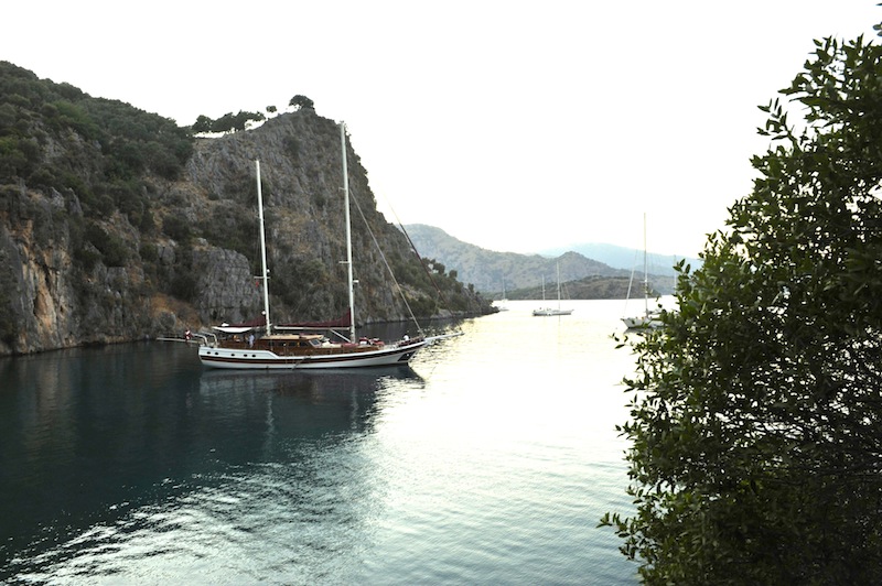CLARISSA - At anchor.jpg