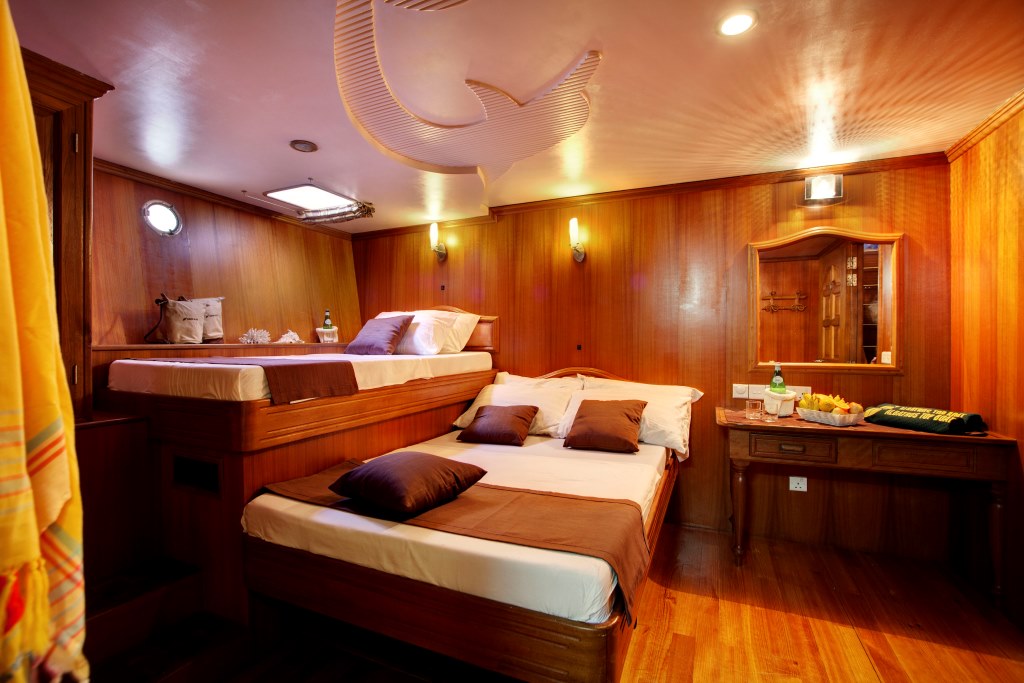 CONTE MAX - Double cabin b.jpg