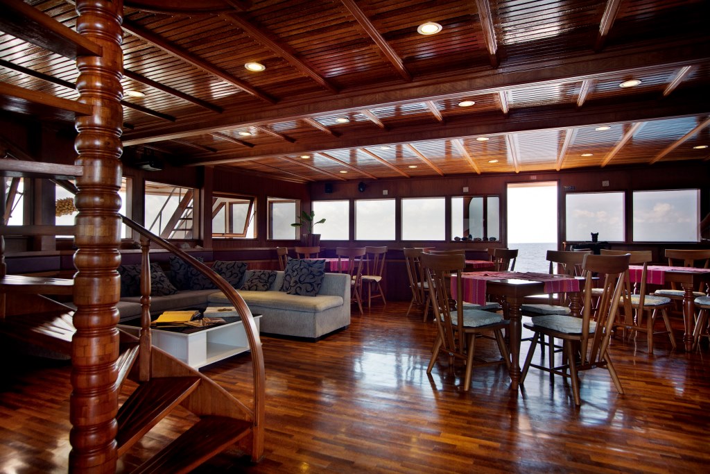 CONTE MAX - Salon dining.jpg