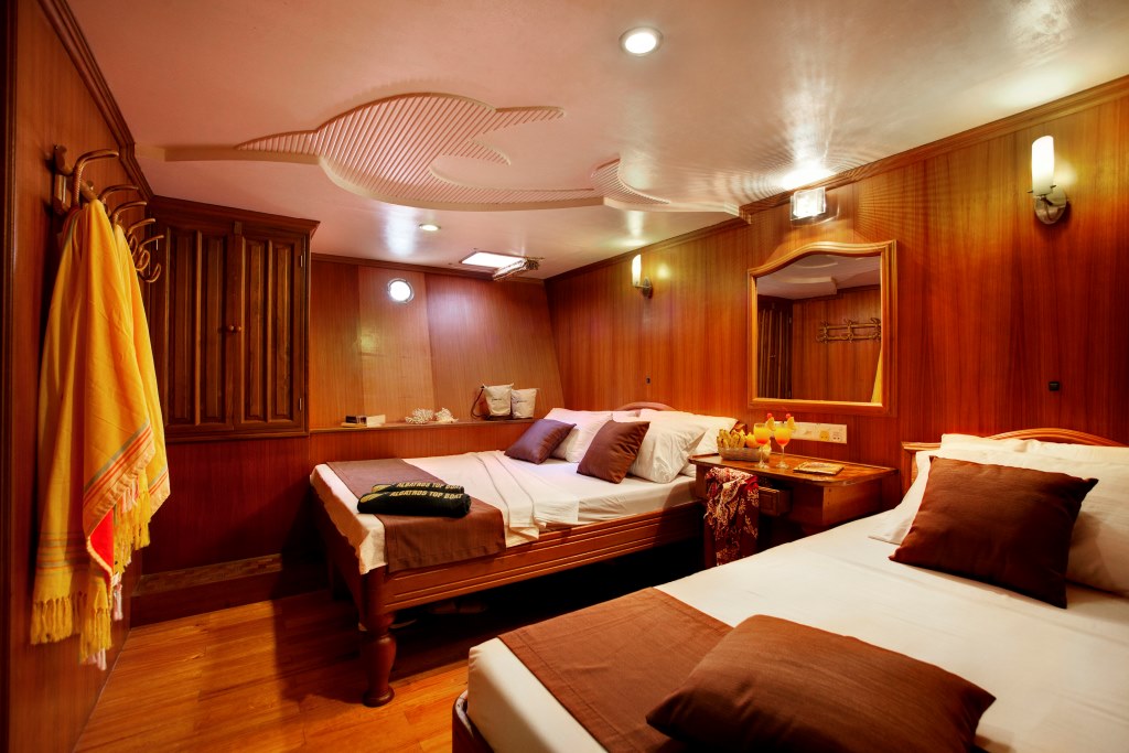 CONTE MAX - Tripple cabin b.jpg