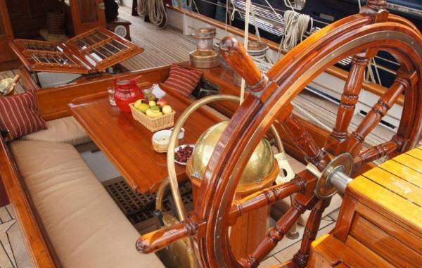CORAL OF COWES -  Cockpit Dining.jpg