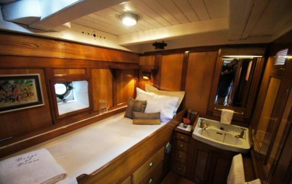 CORAL OF COWES -  Guest Cabin 2.jpg