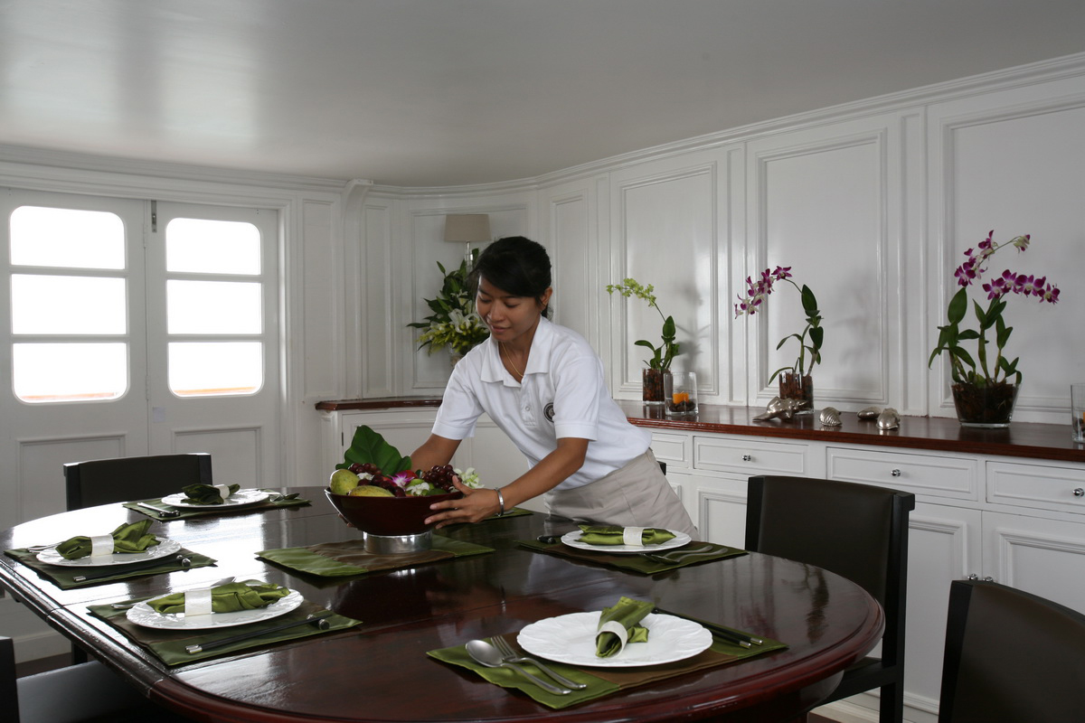 Calisto - Dining.jpg