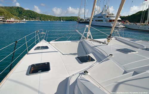 Cat ELYSIUM -  Foredeck.jpg