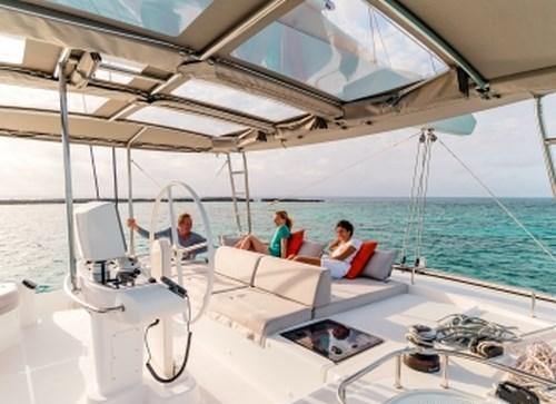 Cat FREEDOM -  Flybridge.jpg