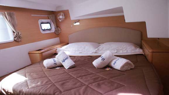 Cat MOONLIGHT -  Guest Cabin.jpg