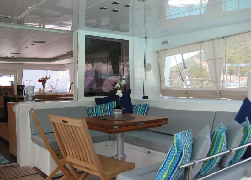 Catamaran BLUE MOON -  Aft Deck Dining.jpg