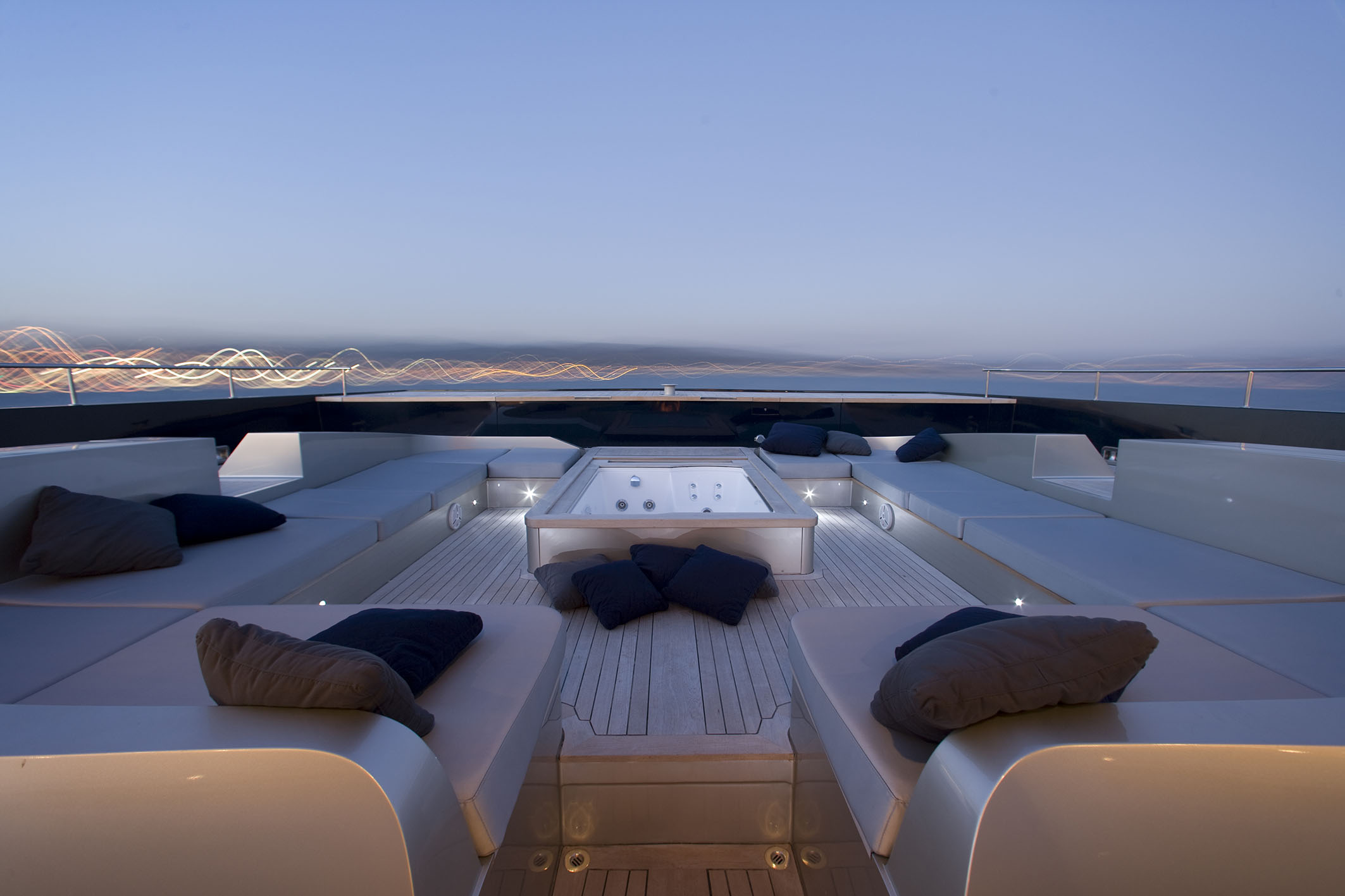 Catamaran BRADLEY -  Foredeck 2.jpg