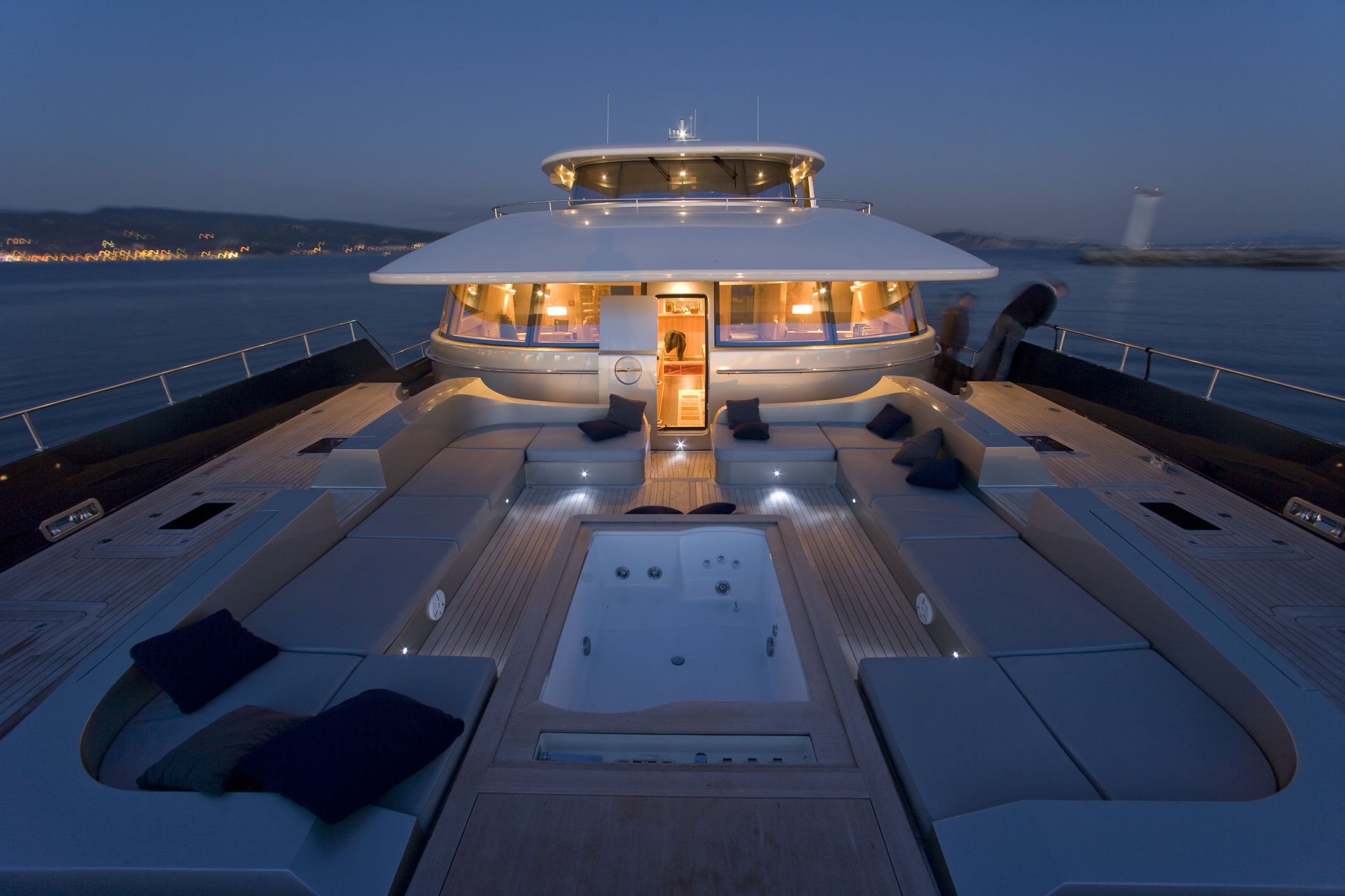 Catamaran BRADLEY -  Foredeck.jpg